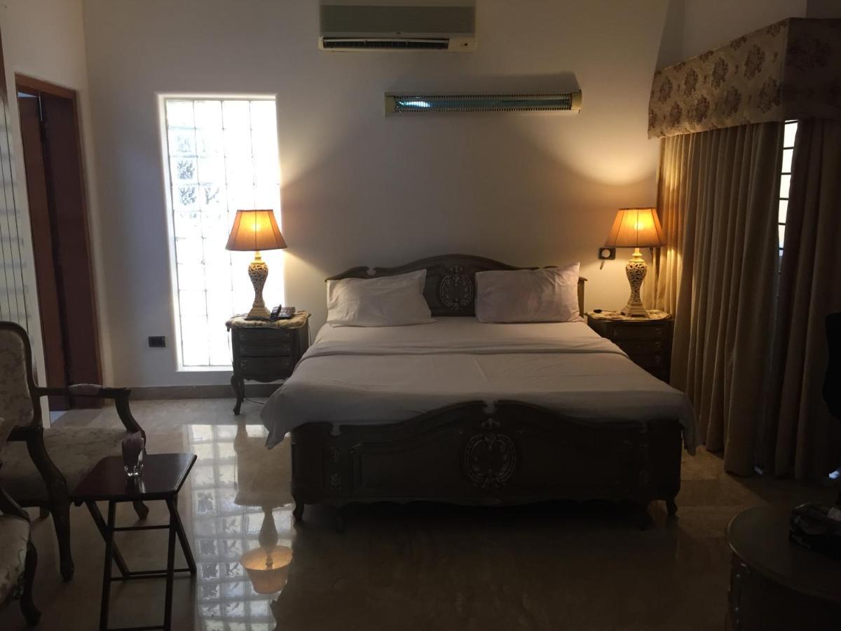 E Lodge Islamabad Esterno foto