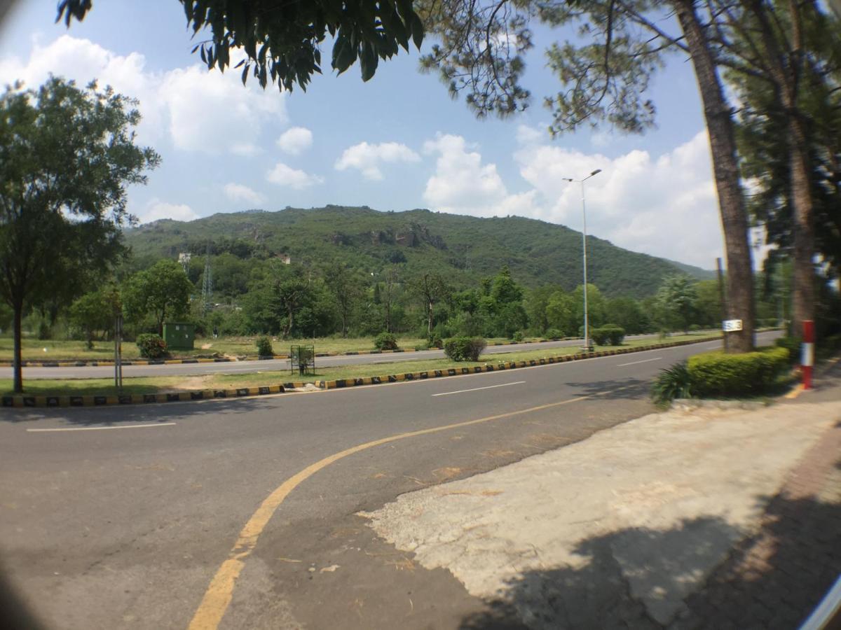 E Lodge Islamabad Esterno foto