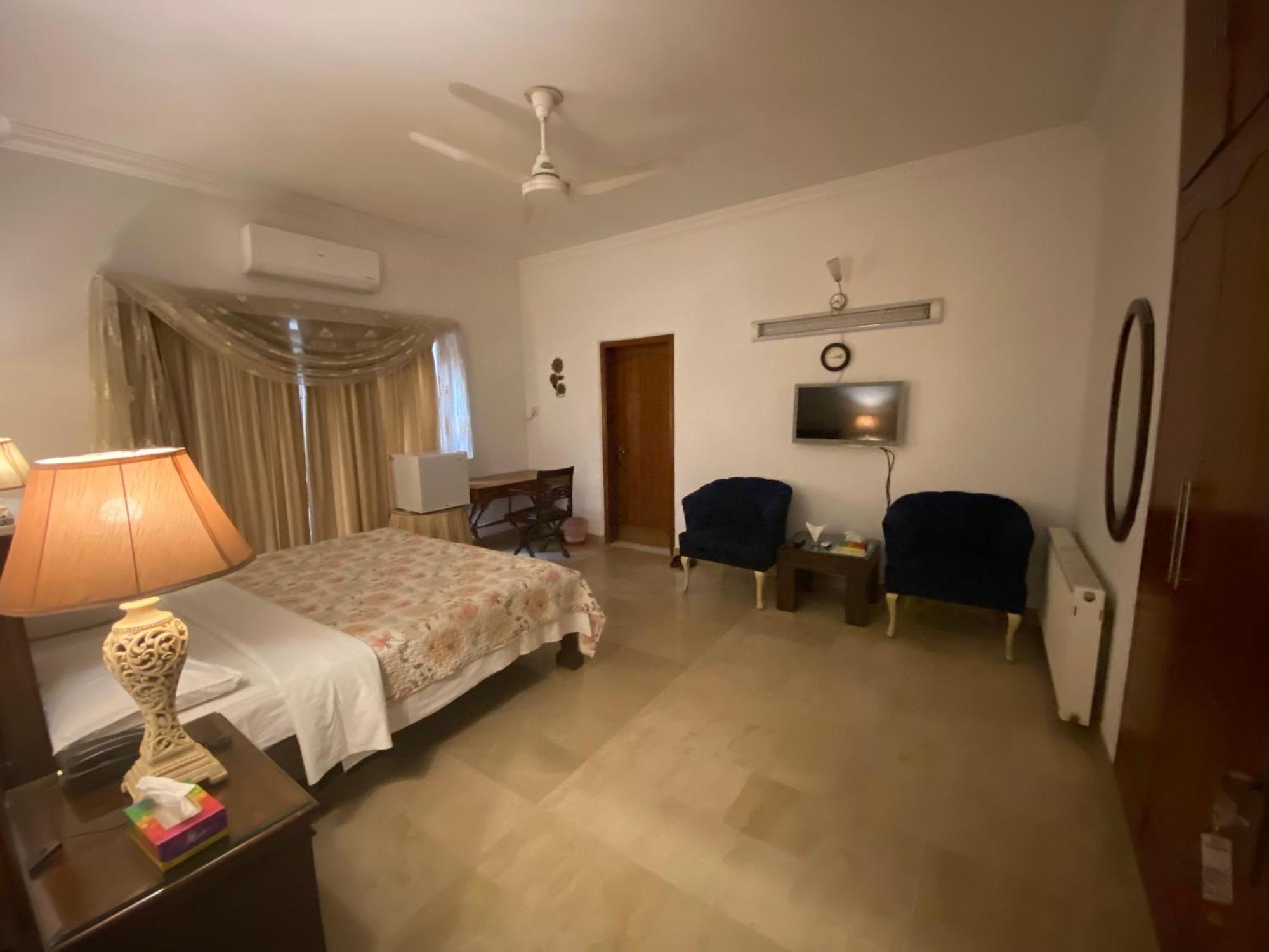E Lodge Islamabad Esterno foto